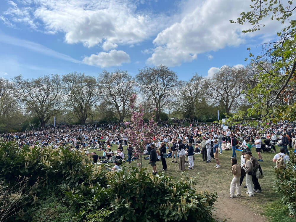 Sodexo-Oxford-Cambridge-Boat-Race-swift-pour—main
